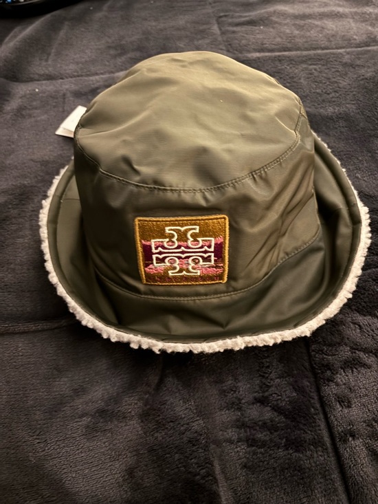 Tory Burch NWT Olive Grn Insulated Reversible Bucket Hat with Patch main image 6